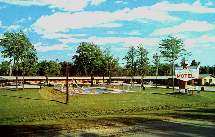 Starlite Motel - Vintage Postcard (newer photo)